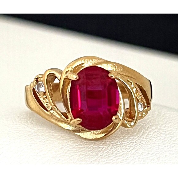 Vintage Ring Size 6 Red Cubic Zirconia Cocktail 14K Gold Plate Mid-Century 14V - Picture 3 of 3